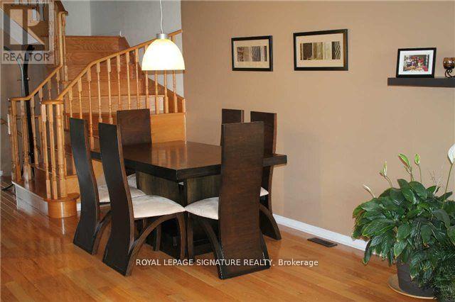 3967 Stardust Drive, Mississauga, Ontario  L5M 8A6 - Photo 5 - W13538136