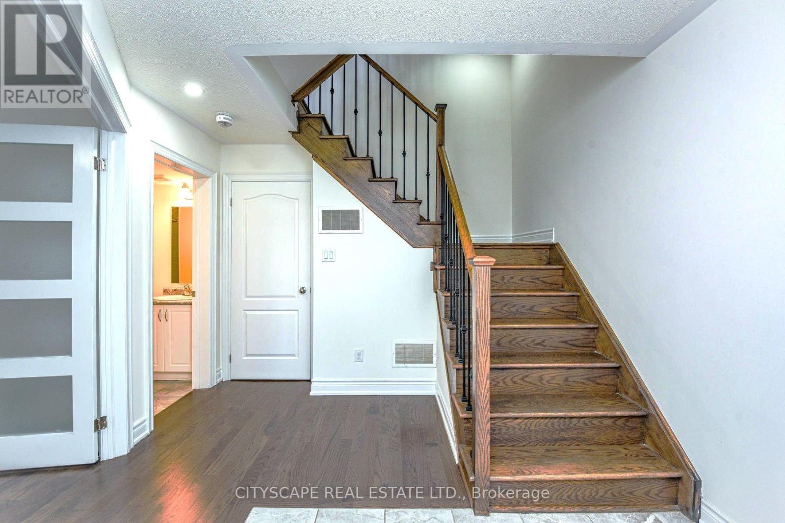 8652 Financial Drive, Brampton, Ontario  L6Y 6G5 - Photo 4 - W13538140