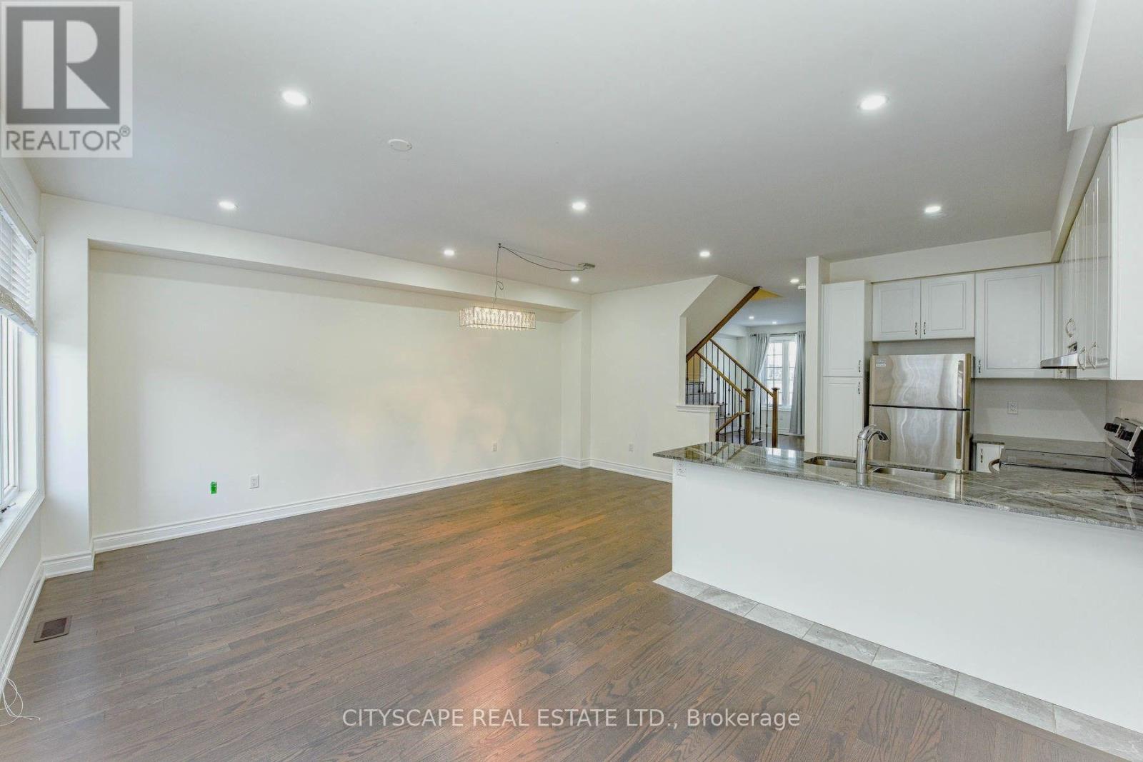 8652 Financial Drive, Brampton, Ontario  L6Y 6G5 - Photo 6 - W13538140