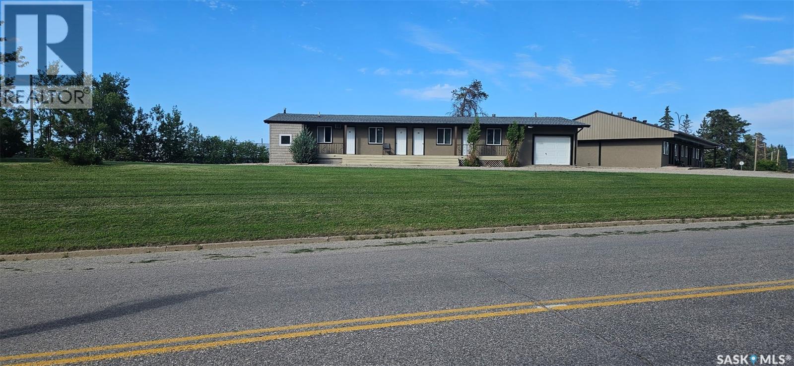 720 8th Street W, Nipawin, Saskatchewan  S0E 1E0 - Photo 2 - SK041760