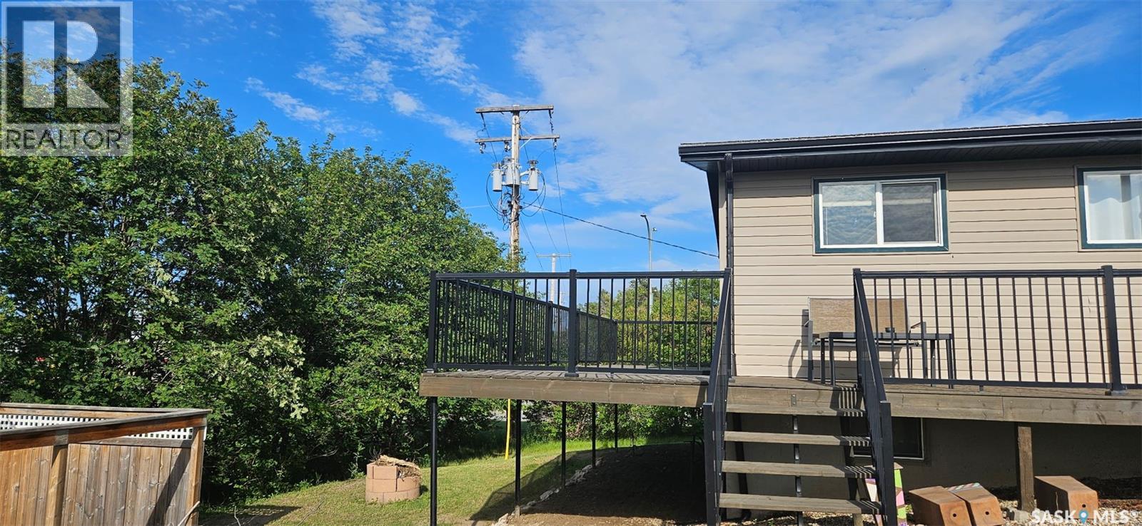 720 8th Street W, Nipawin, Saskatchewan  S0E 1E0 - Photo 3 - SK041760