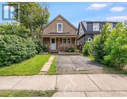 52 STAPLETON AVENUE N, Hamilton, Ontario