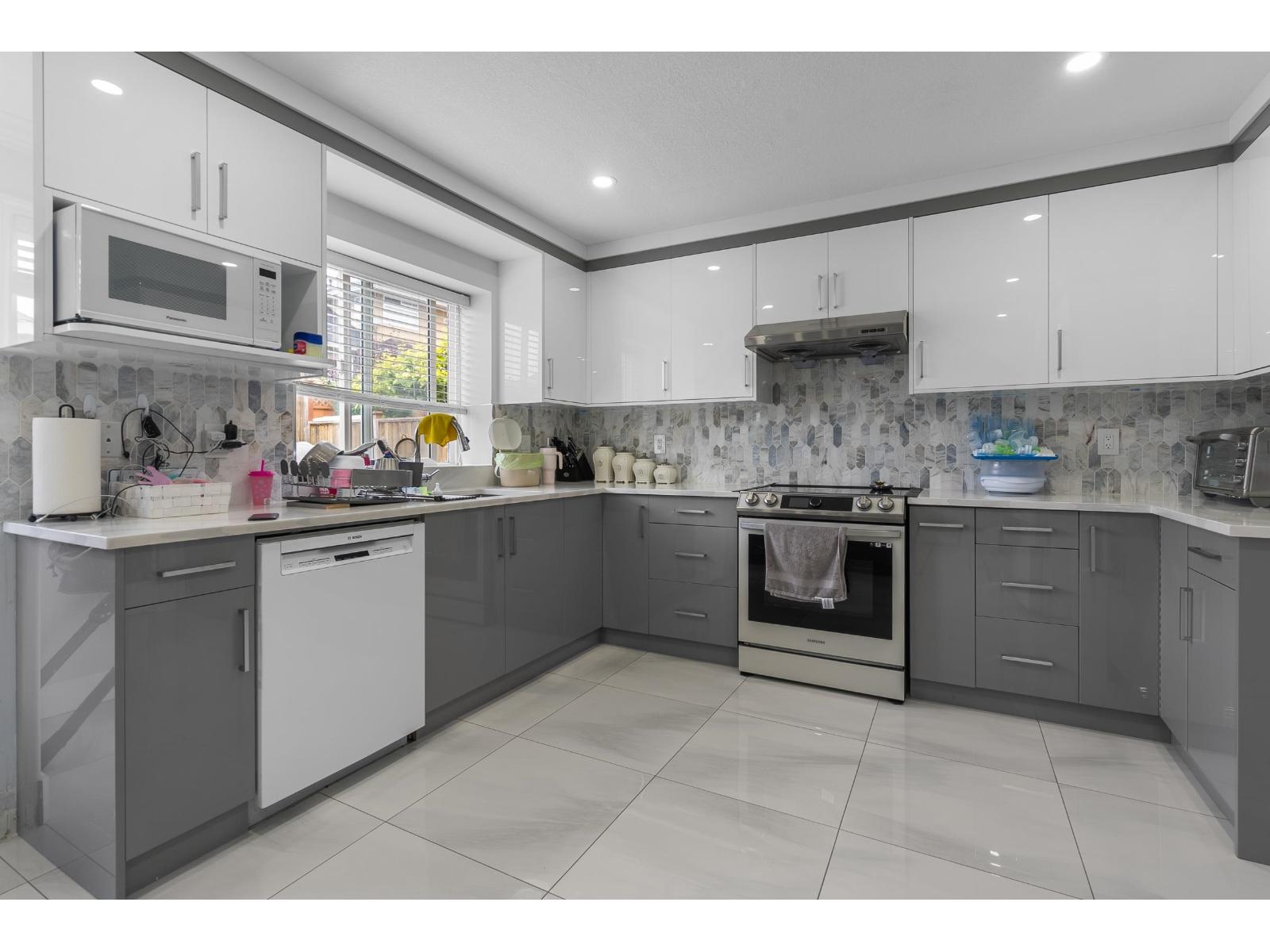 31481 Southern Drive, Abbotsford, British Columbia  V2T 5P1 - Photo 11 - R3143273