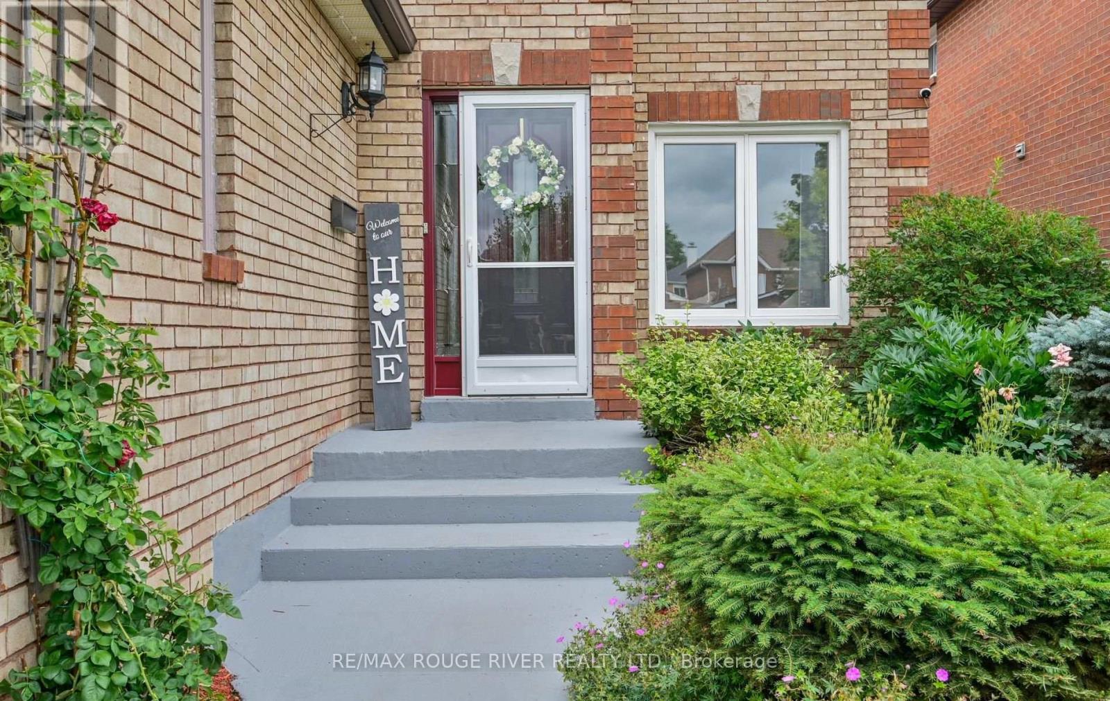 64 Keeble Crescent, Ajax, Ontario  L1T 3R5 - Photo 5 - E13537426