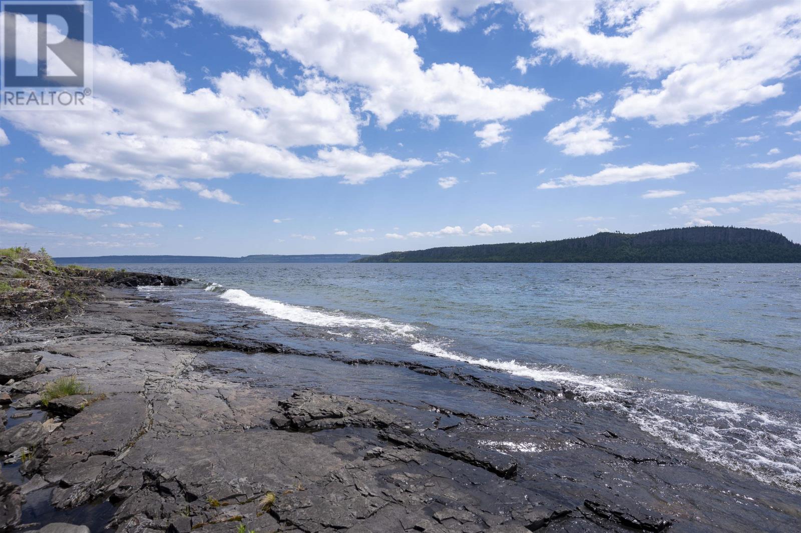363 Amethyst Harbour Cliff Ave, Shuniah, Ontario  P7B 5E4 - Photo 6 - TB2601853