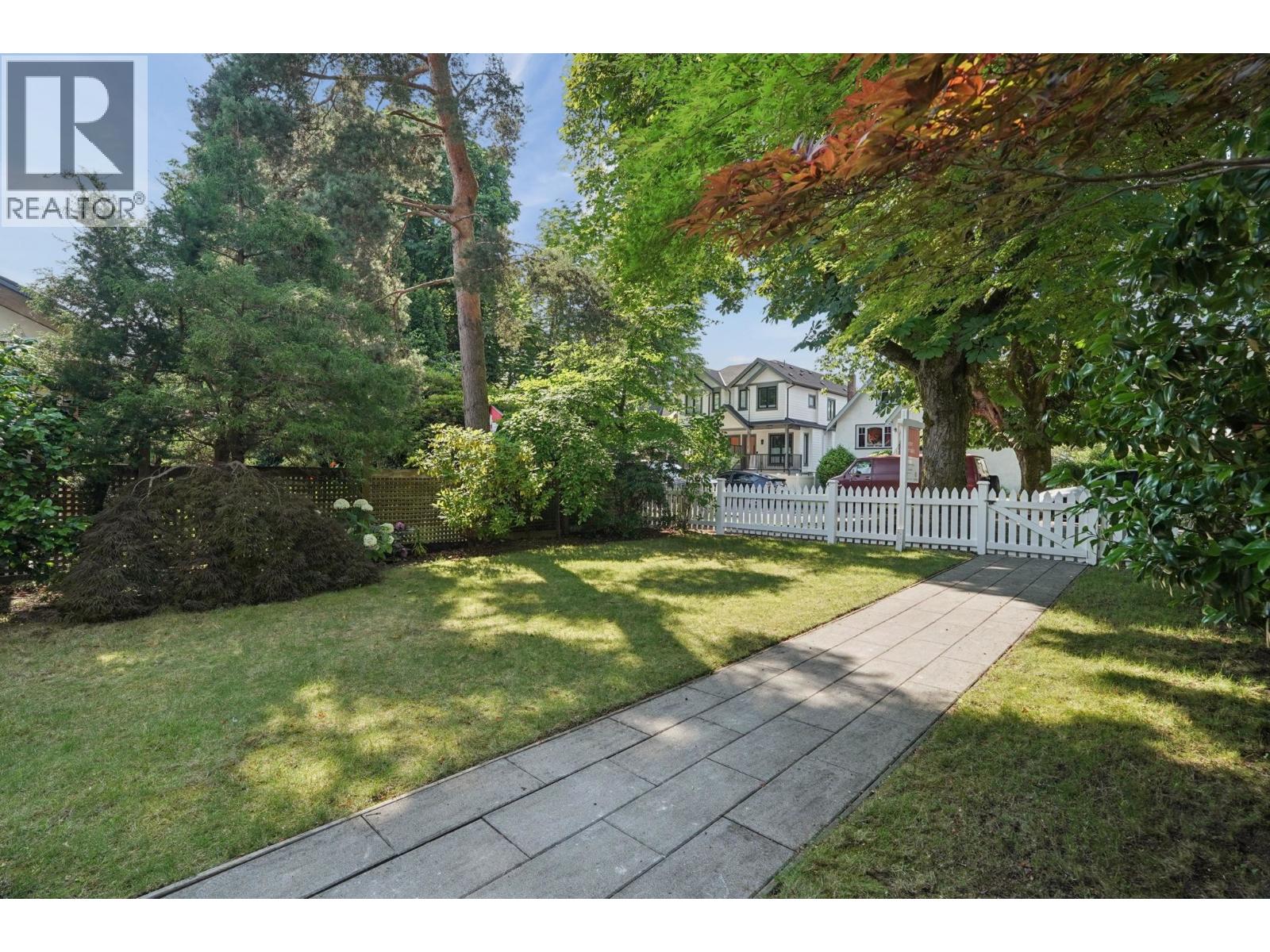 3349 W 14th Avenue, Vancouver, British Columbia  V6R 2V9 - Photo 2 - R3143527
