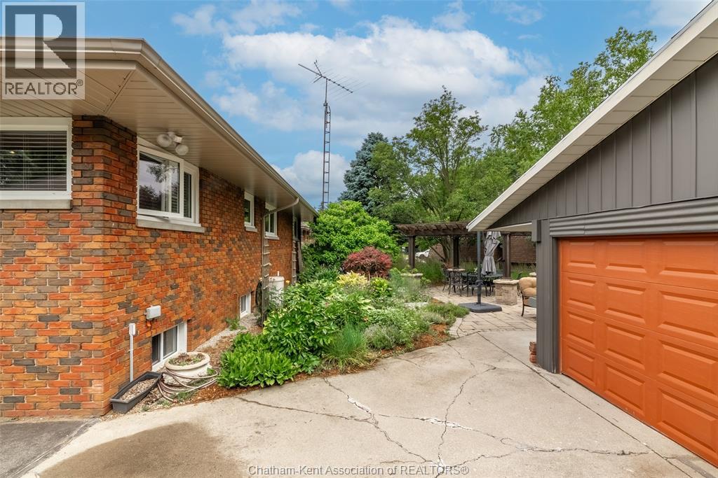 431 Victoria Avenue, Chatham, Ontario  N7L 3B2 - Photo 4 - 26016299