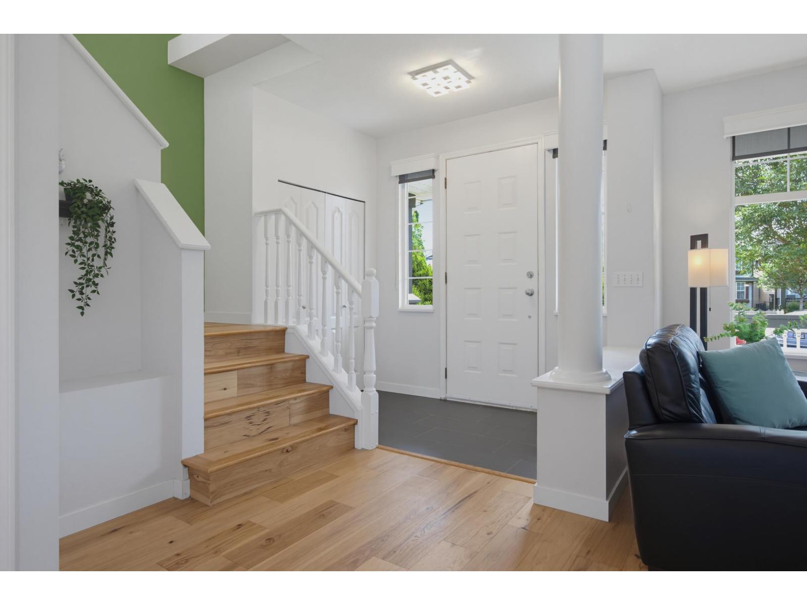 18503 64b Avenue, Surrey, British Columbia  V3S 8S8 - Photo 4 - R3143414