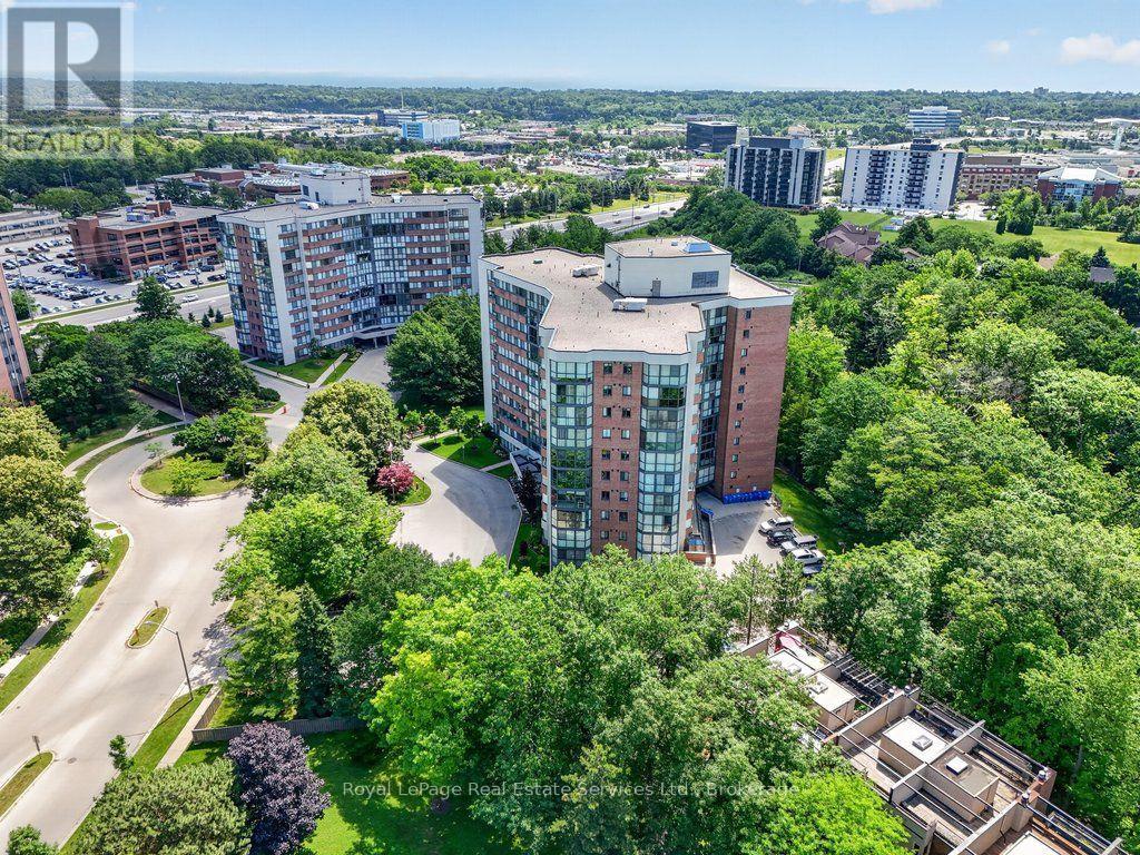 1105 - 1240 Marlborough Court, Oakville, Ontario  L6H 3K7 - Photo 2 - W13538346