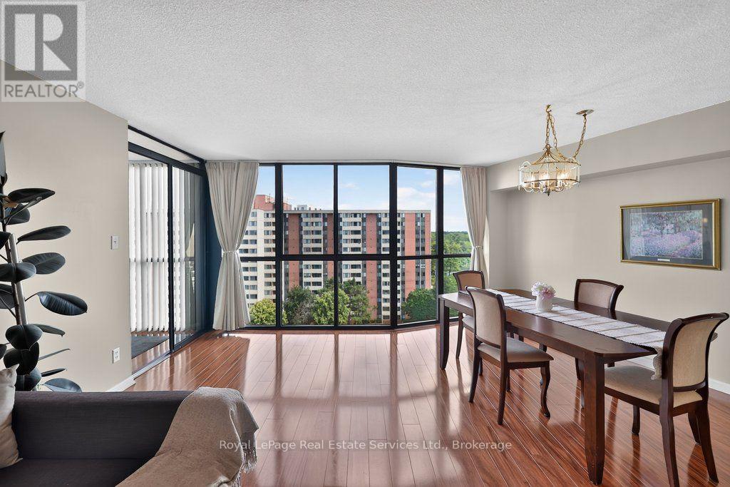 1105 - 1240 Marlborough Court, Oakville, Ontario  L6H 3K7 - Photo 6 - W13538346