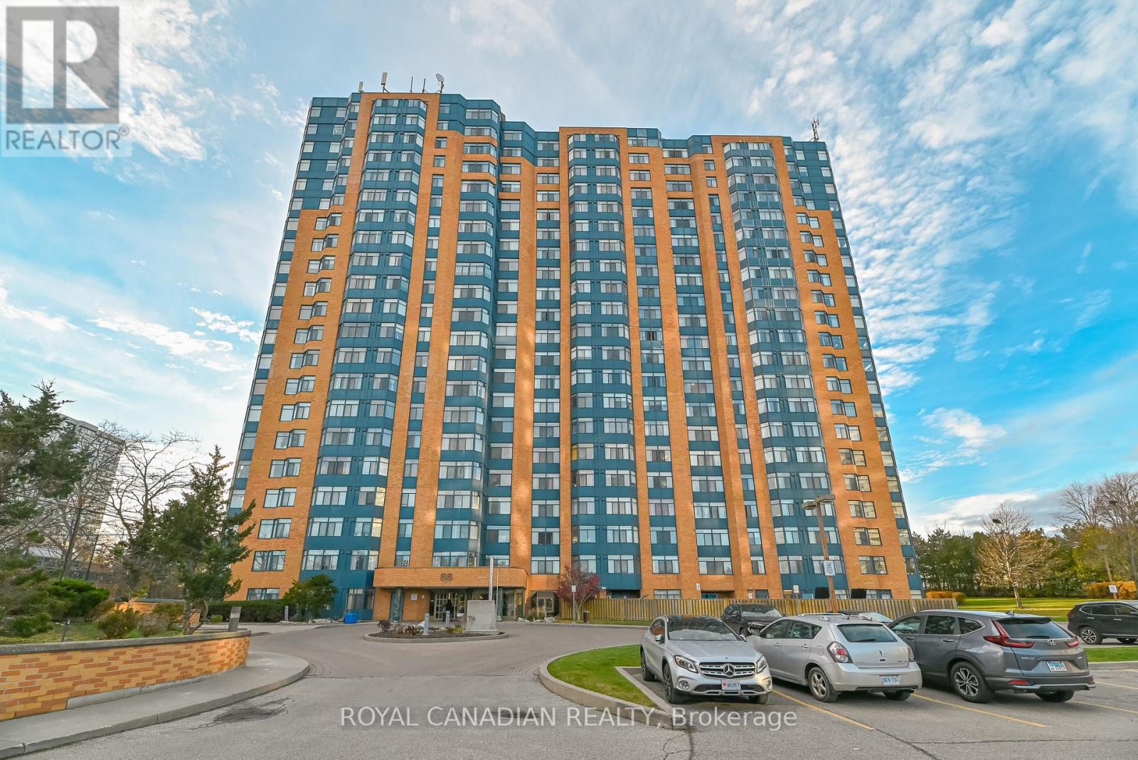 703 - 88 ALTON TOWERS CIRCLE, Toronto (Milliken)