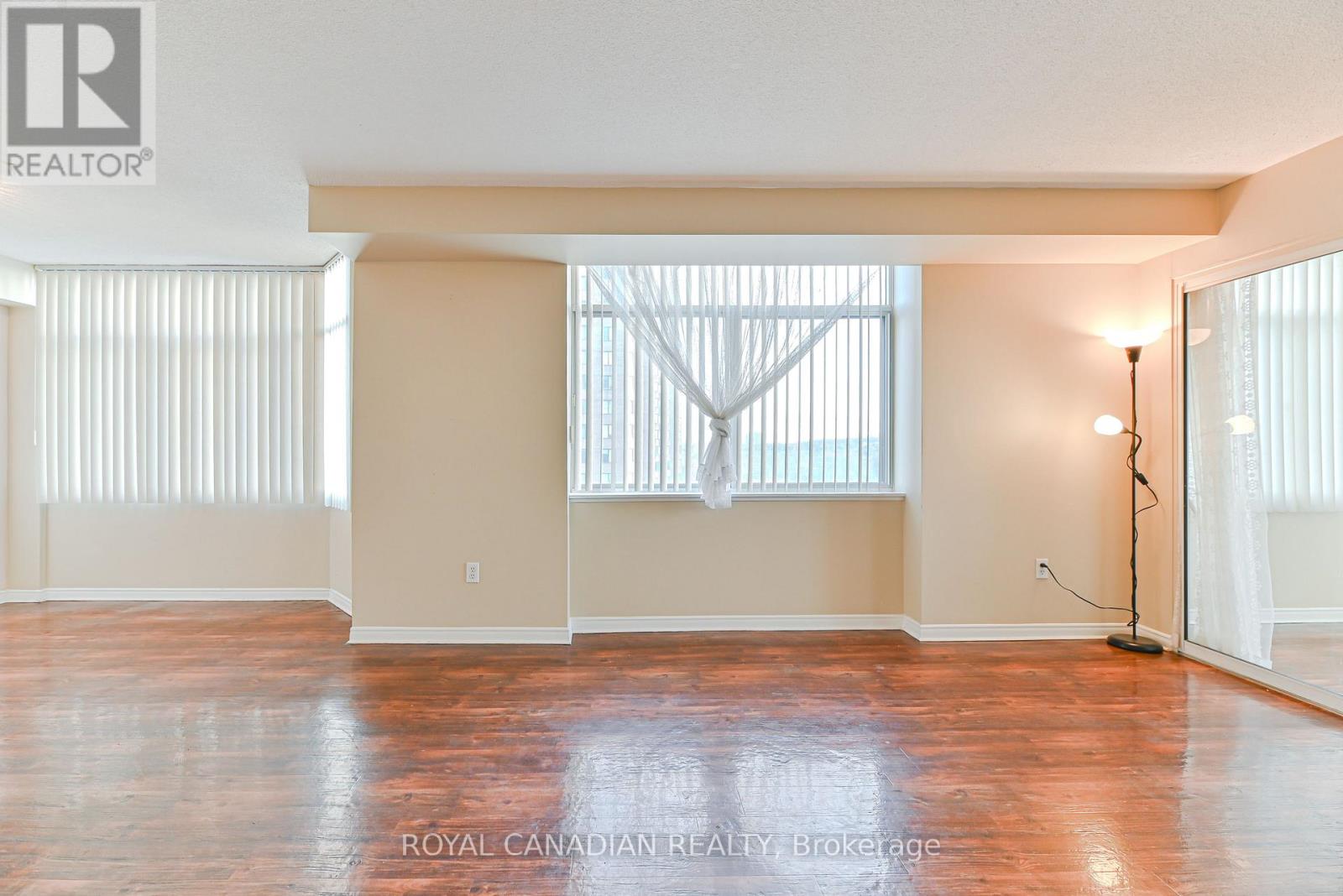 703 - 88 Alton Towers Circle, Toronto, Ontario  M1V 5C5 - Photo 11 - E13538338