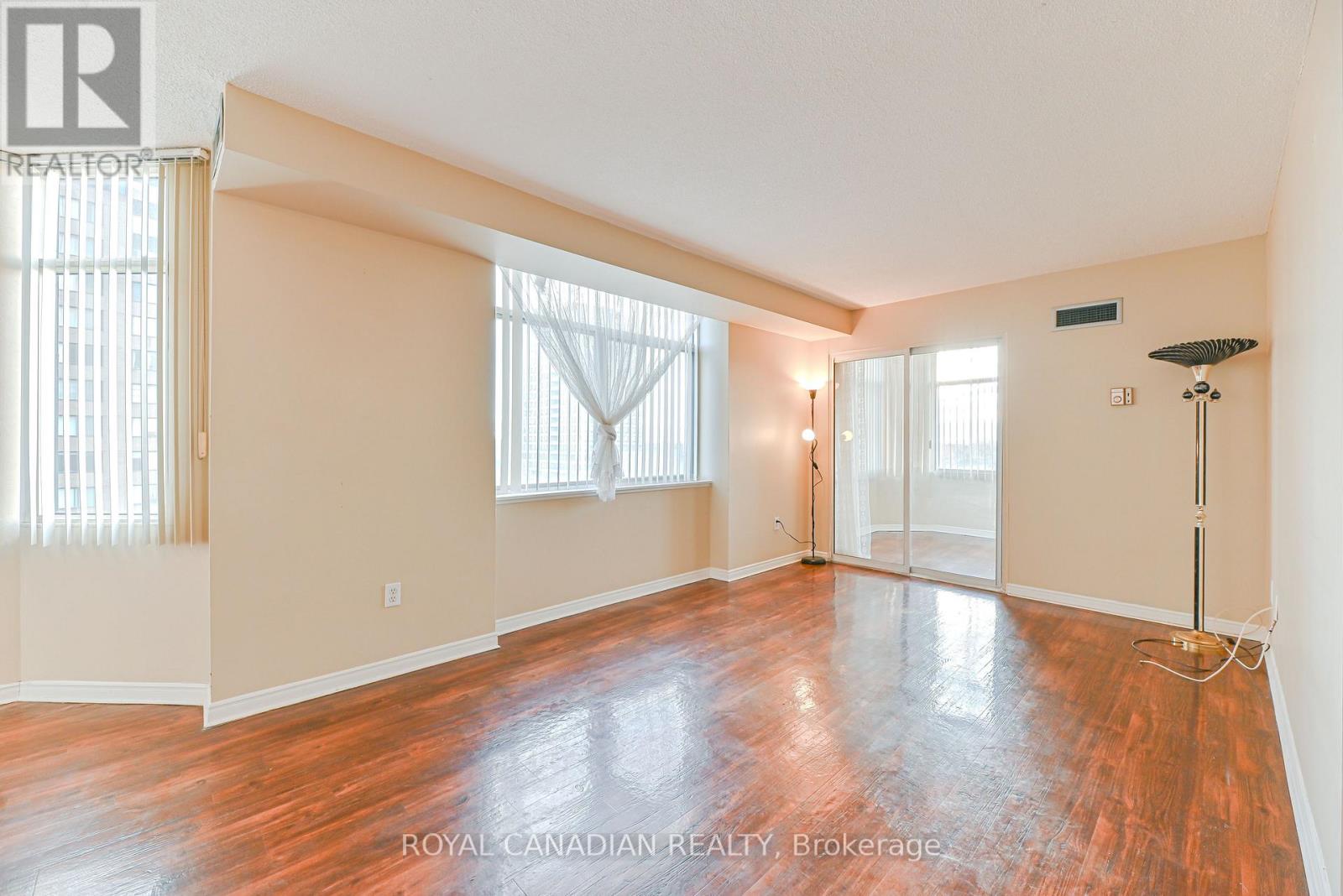 703 - 88 Alton Towers Circle, Toronto, Ontario  M1V 5C5 - Photo 9 - E13538338
