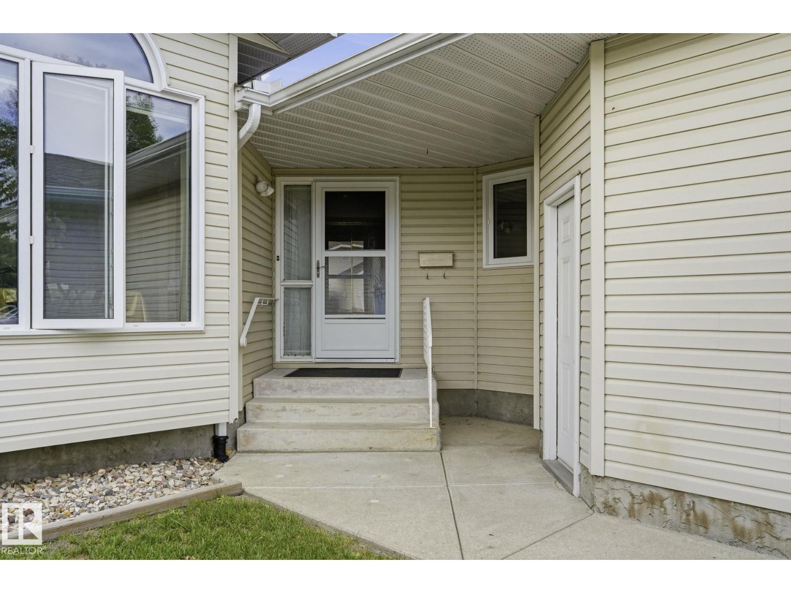 10840 25 Av NW, Edmonton, Alberta T5J 6N5 - Photo 3 - E4497630