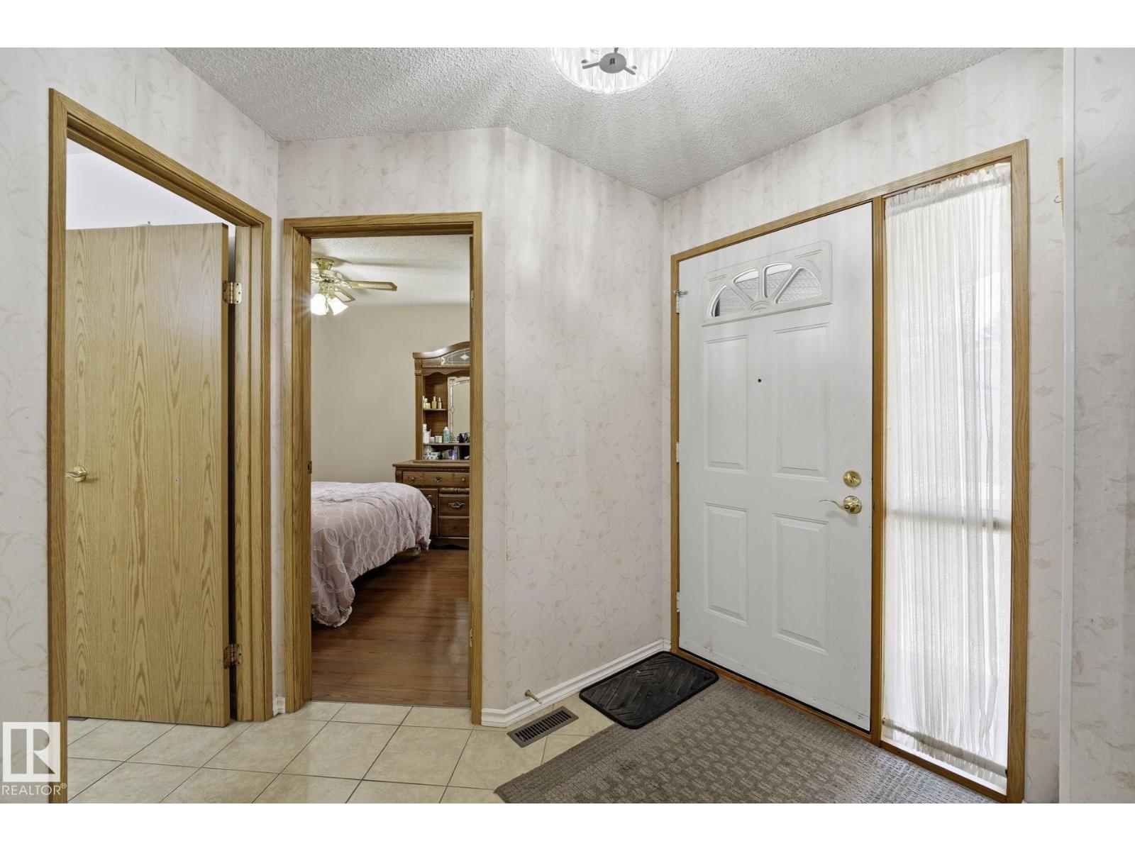 10840 25 Av NW, Edmonton, Alberta T5J 6N5 - Photo 4 - E4497630