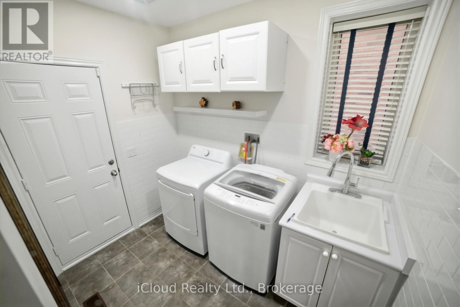 5 Leith Drive, Bradford West Gwillimbury, Ontario  L3Z 0G5 - Photo 15 - N13538216