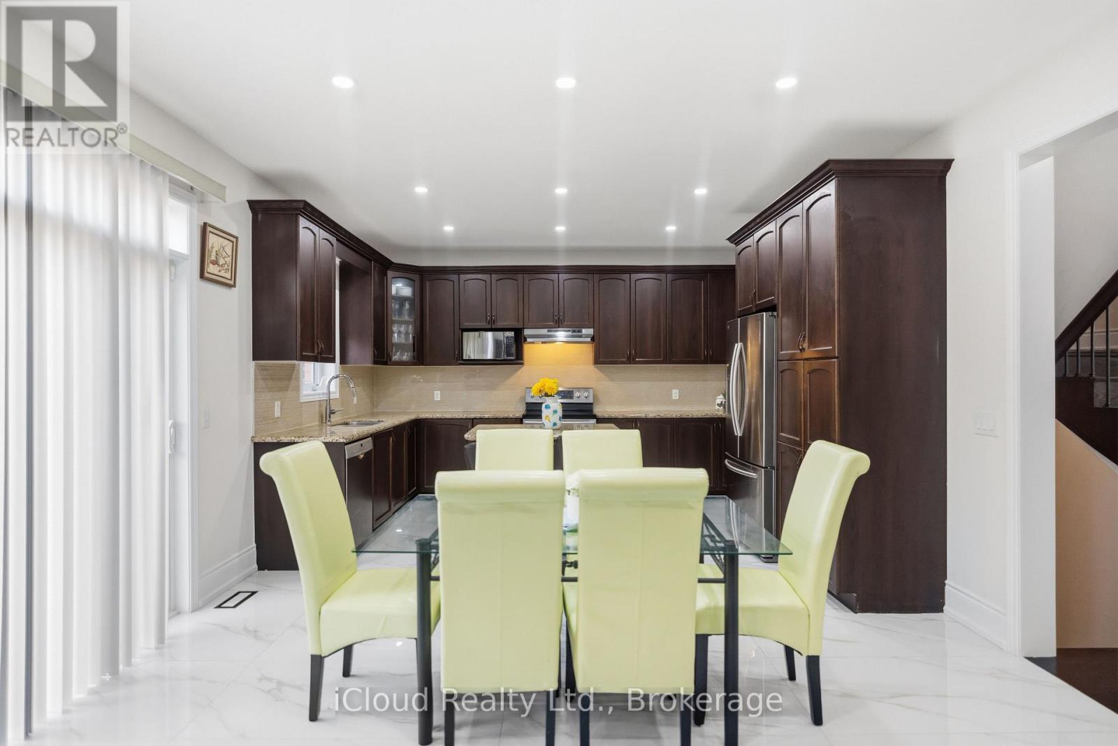 5 Leith Drive, Bradford West Gwillimbury, Ontario  L3Z 0G5 - Photo 12 - N13538216