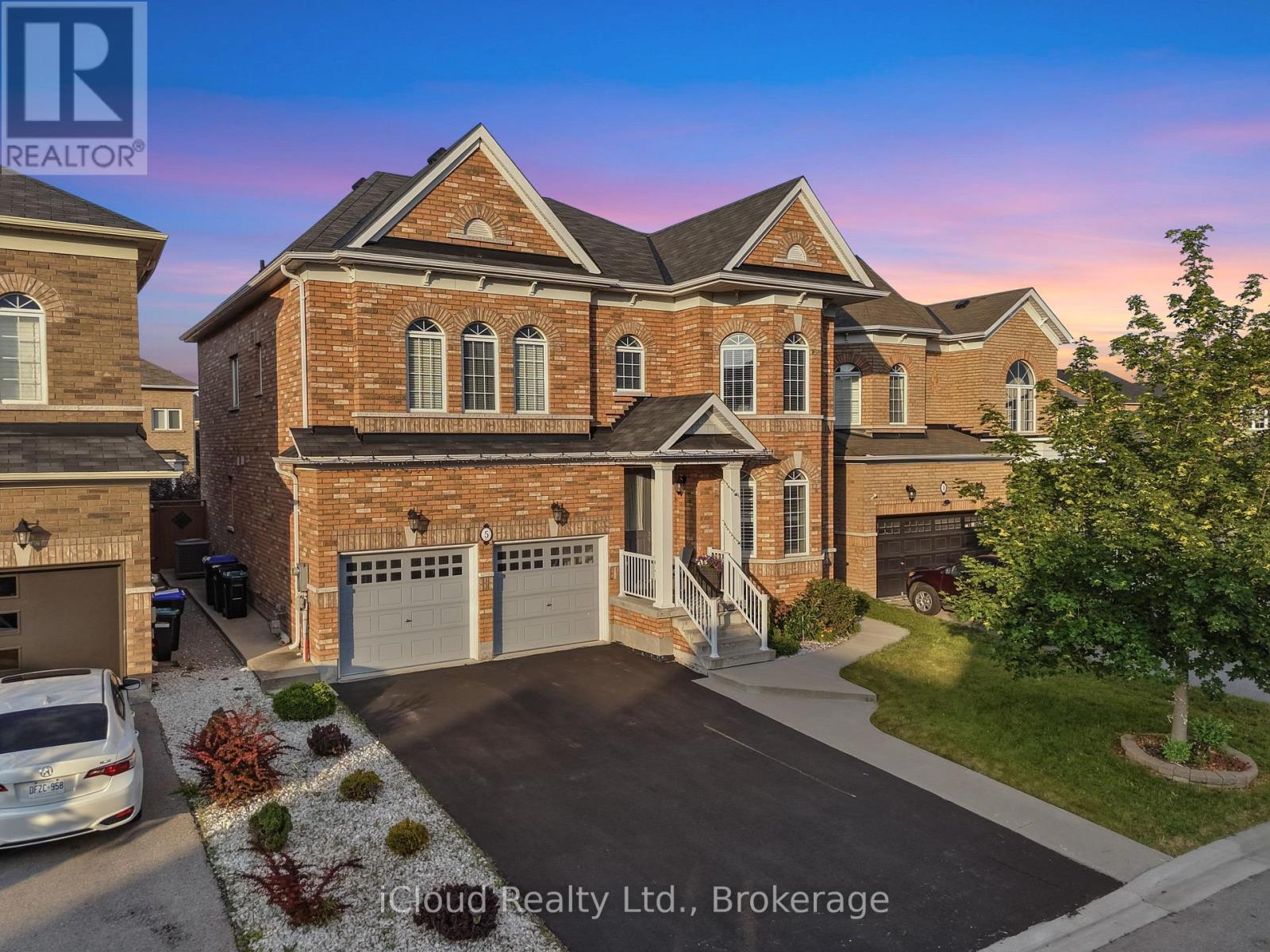 5 Leith Drive, Bradford West Gwillimbury, Ontario  L3Z 0G5 - Photo 2 - N13538216