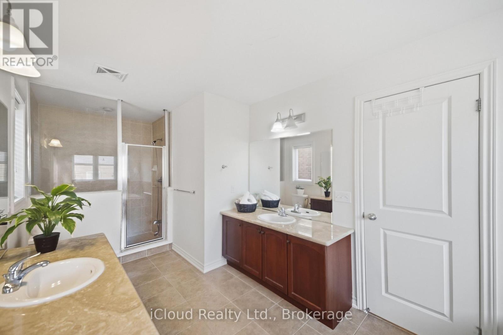 5 Leith Drive, Bradford West Gwillimbury, Ontario  L3Z 0G5 - Photo 30 - N13538216