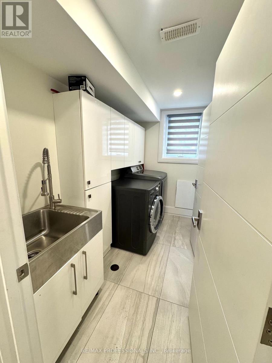 Bsmt - 36 Mitre Place, Toronto, Ontario M9R 3C4 - Photo 11 - W13538374