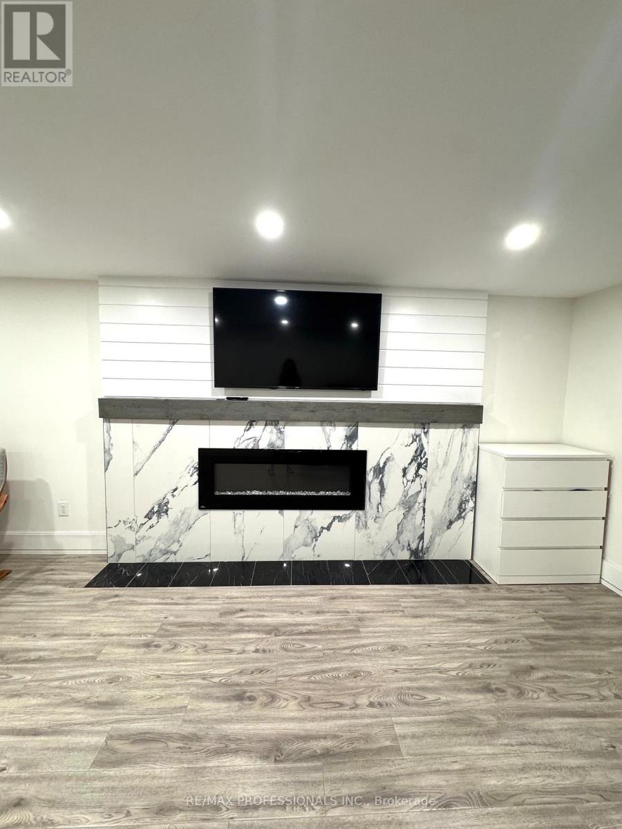 Bsmt - 36 Mitre Place, Toronto, Ontario M9R 3C4 - Photo 4 - W13538374
