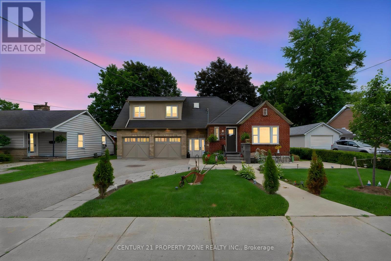 74 JOHN STREET, Orangeville, Ontario