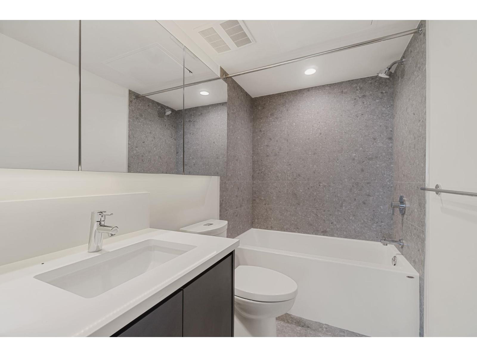 2302 10750 135a Street, Surrey, British Columbia  V3T 0V4 - Photo 17 - R3144019