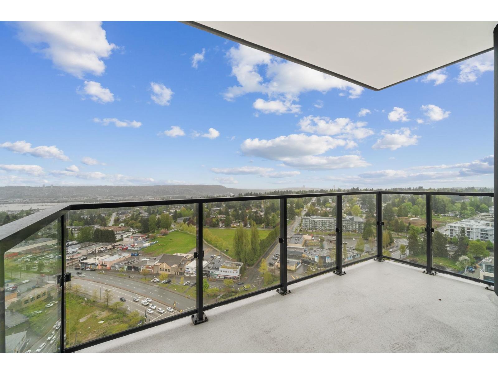 2302 10750 135a Street, Surrey, British Columbia  V3T 0V4 - Photo 3 - R3144019