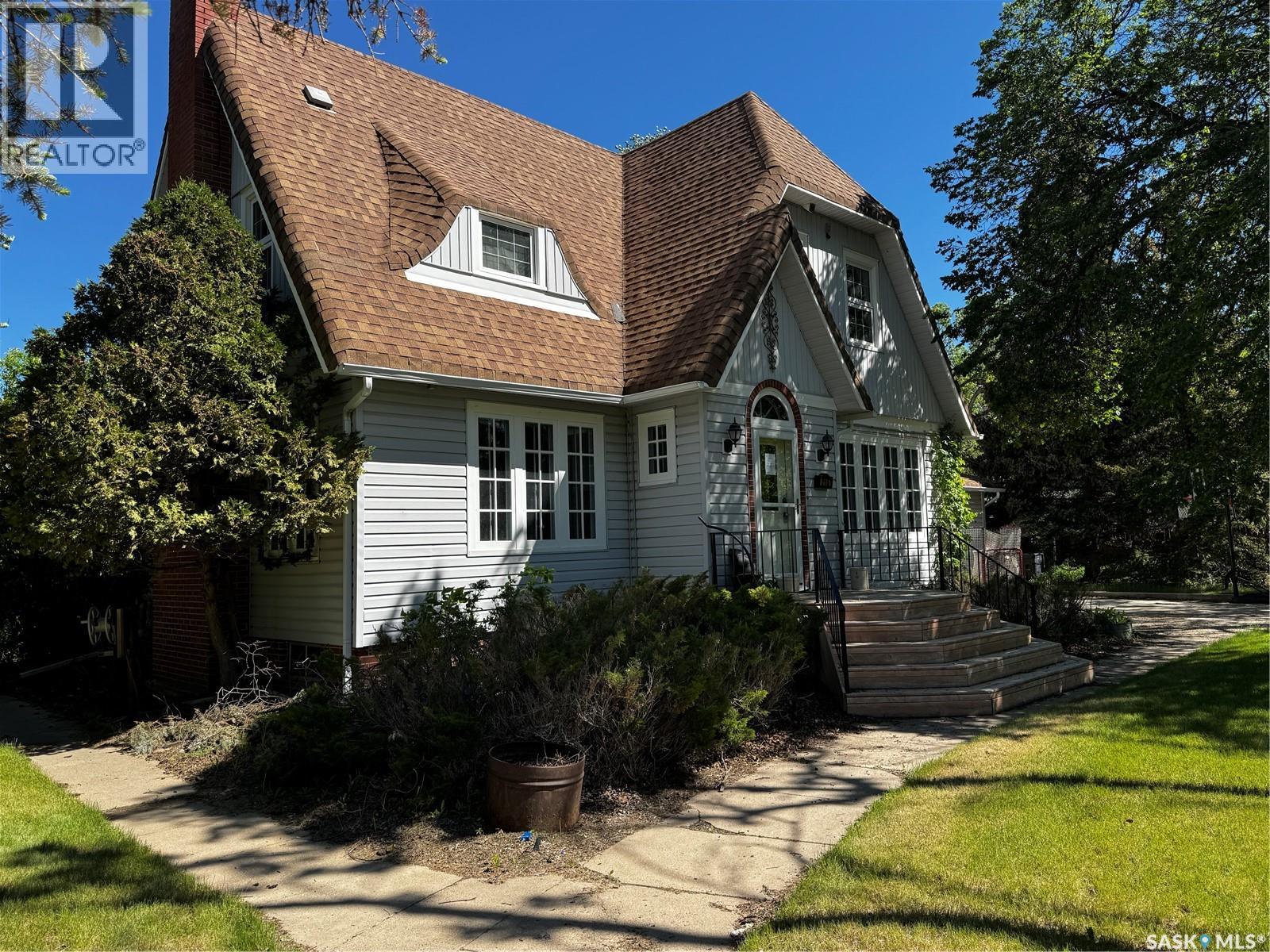 215 7th AVENUE E, shaunavon, Saskatchewan