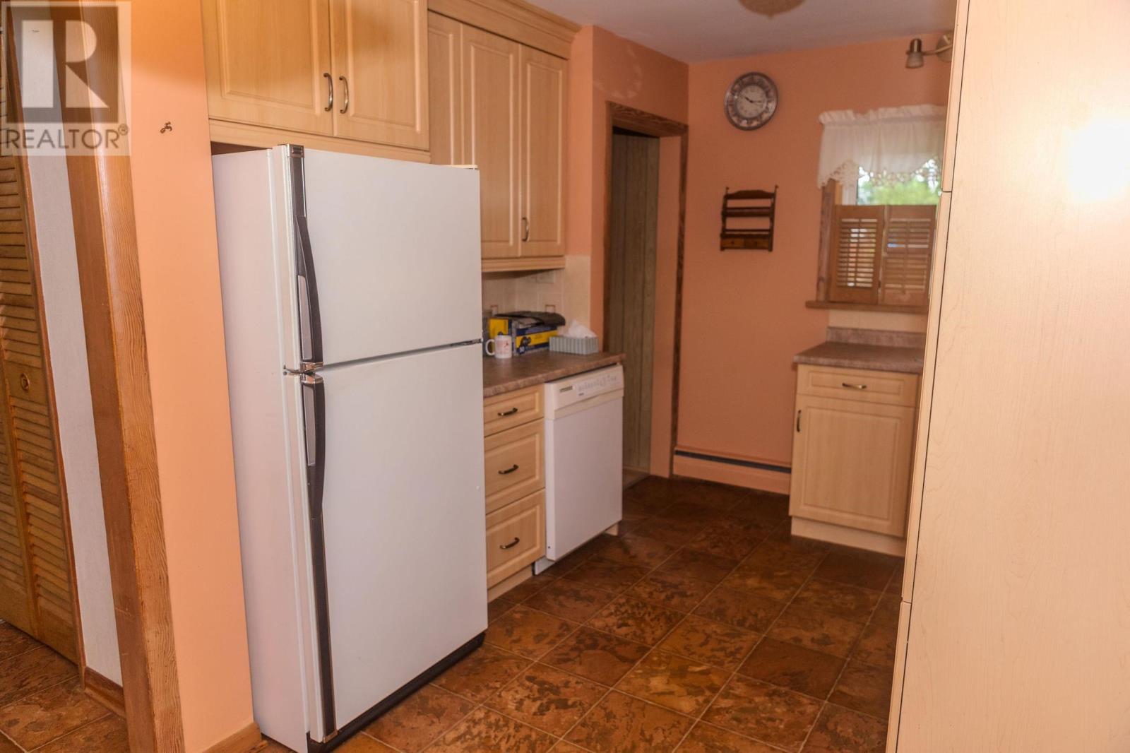 9 Paladin Ave, Sault Ste. Marie, Ontario P6B 3P7 - Photo 8 - SM261668