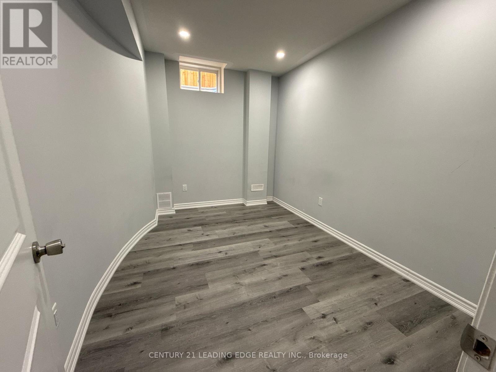 Lower - 11 Northern Breeze Crescent, Whitby, Ontario  L1R 0P4 - Photo 10 - E13522886