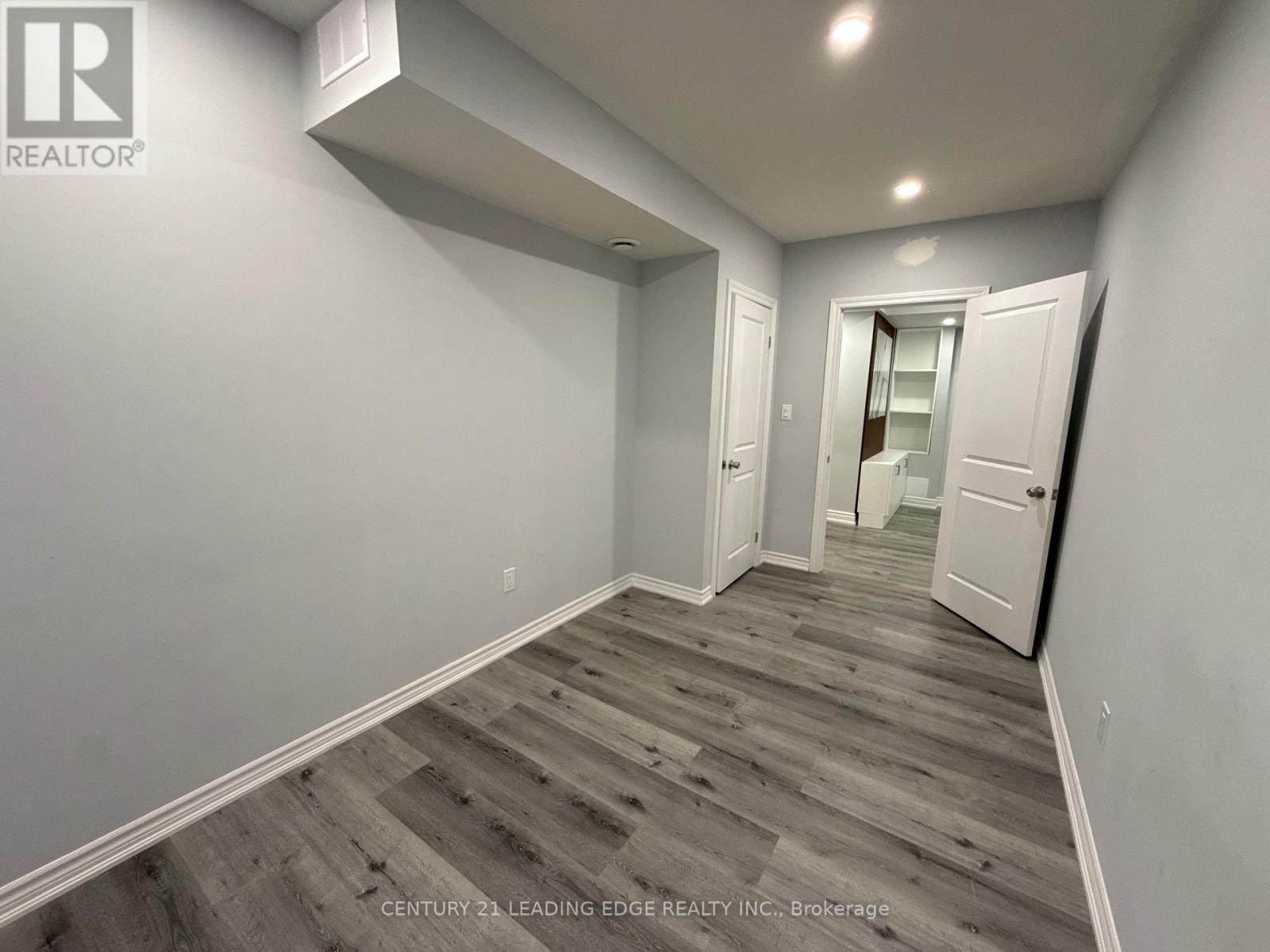 Lower - 11 Northern Breeze Crescent, Whitby, Ontario  L1R 0P4 - Photo 7 - E13522886