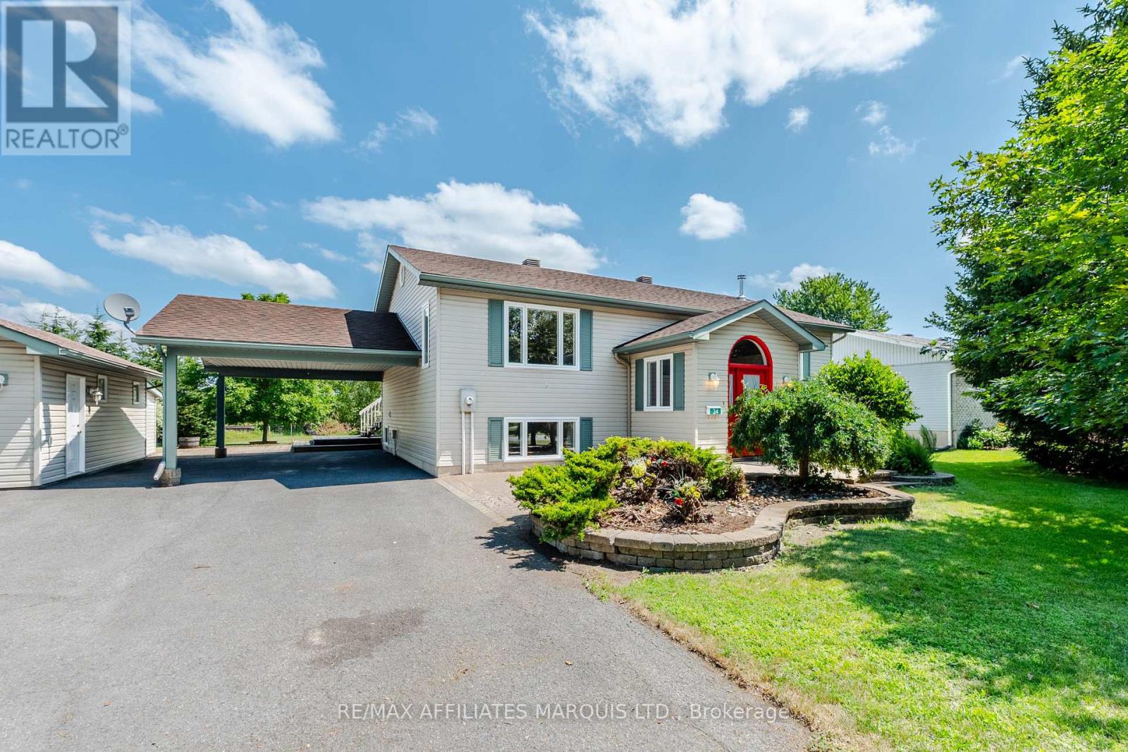 24 Nelson Street, North Stormont, Ontario  K0C 1K0 - Photo 2 - X13538534