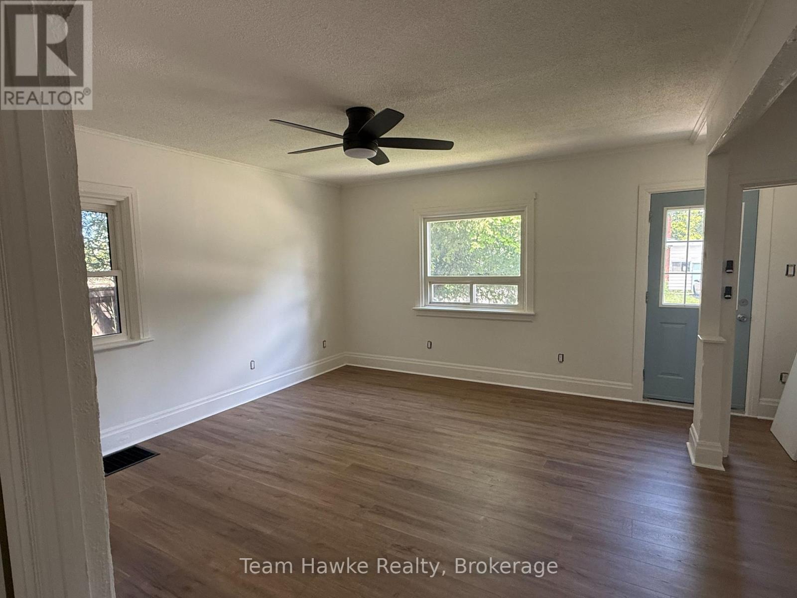 458 Russell Street, Midland, Ontario  L4R 3B3 - Photo 2 - S13538734