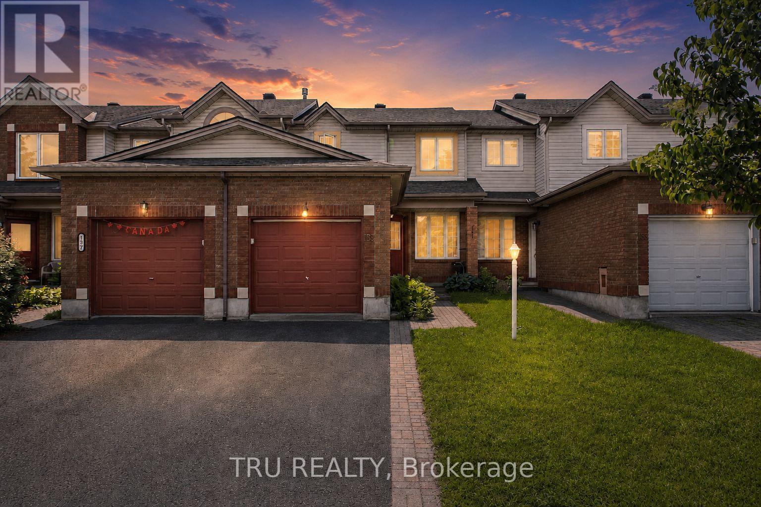 135 MARGRAVE AVENUE, Ottawa