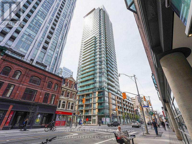 1305 - 18 YORKVILLE AVENUE, Toronto (Annex)