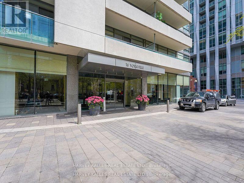 1305 - 18 Yorkville Avenue, Toronto, Ontario  M4W 3Y8 - Photo 2 - C13538582