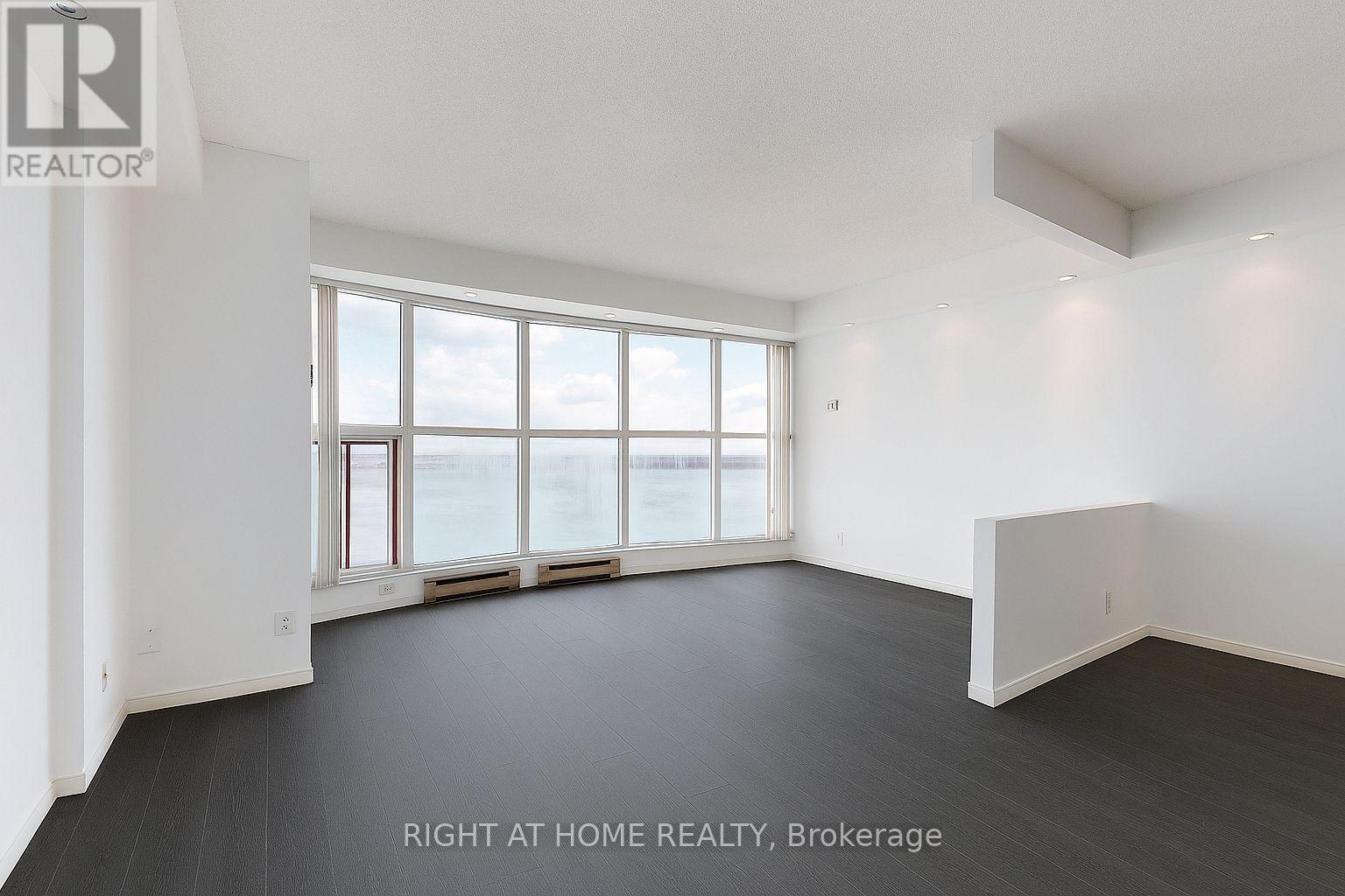 2205 - 99 Harbour Square, Toronto, Ontario  M5J 2H2 - Photo 1 - C13538632