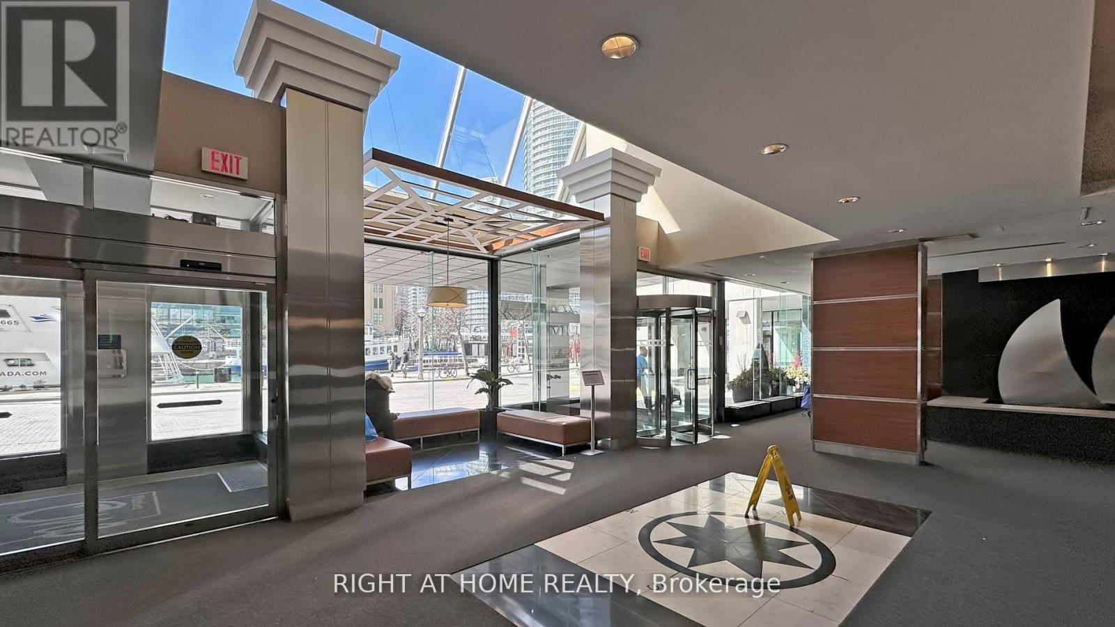 2205 - 99 Harbour Square, Toronto, Ontario  M5J 2H2 - Photo 11 - C13538632