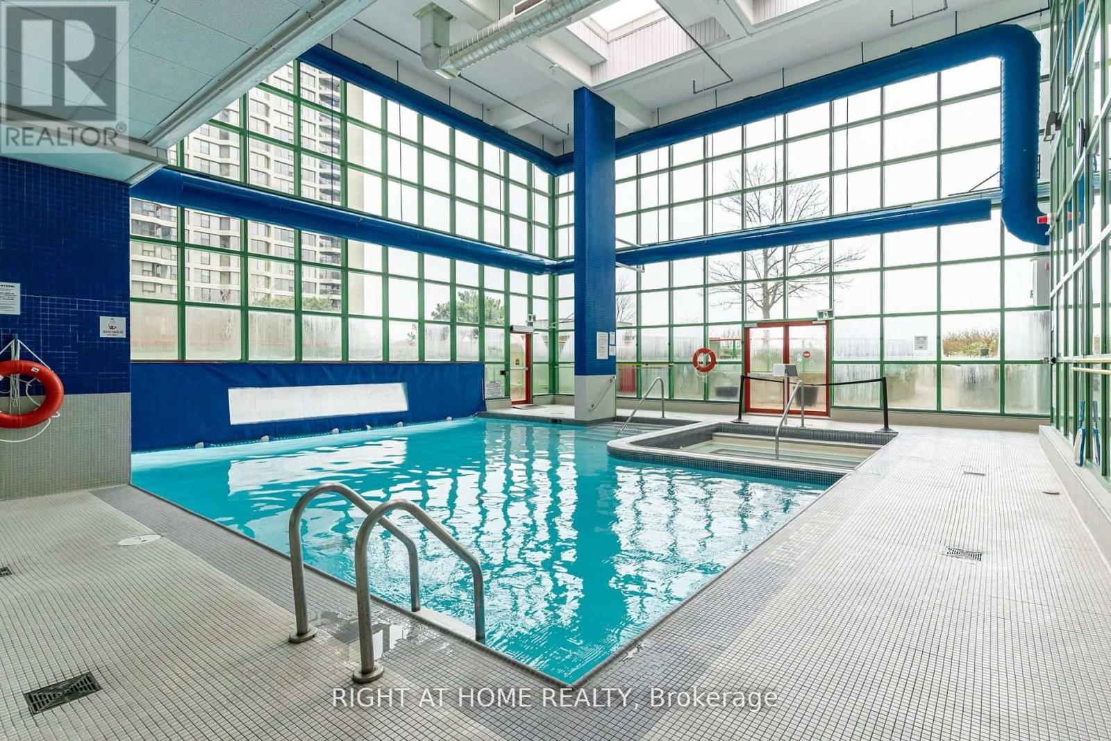 2205 - 99 Harbour Square, Toronto, Ontario  M5J 2H2 - Photo 12 - C13538632