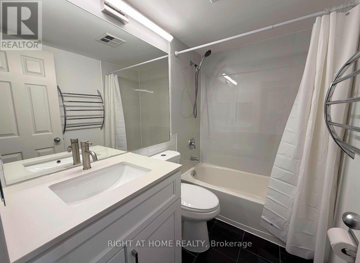 2205 - 99 Harbour Square, Toronto, Ontario  M5J 2H2 - Photo 9 - C13538632