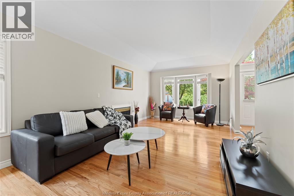 660 Caruso, Windsor, Ontario N9G 2M6 - Photo 11 - 26016381