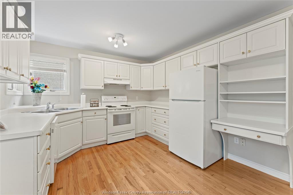 660 Caruso, Windsor, Ontario N9G 2M6 - Photo 16 - 26016381