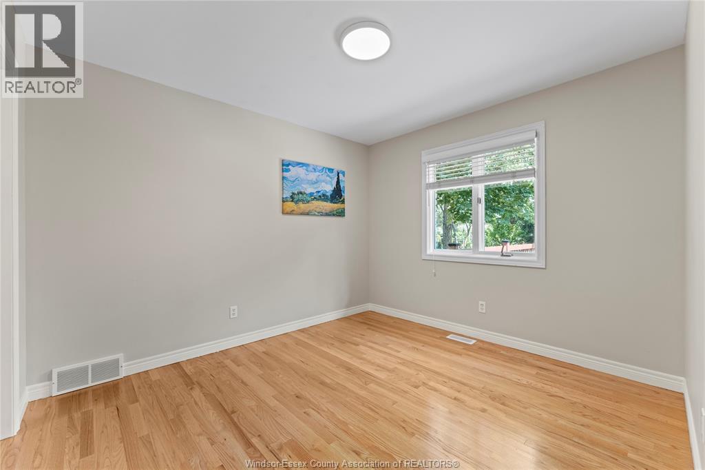 660 Caruso, Windsor, Ontario N9G 2M6 - Photo 20 - 26016381
