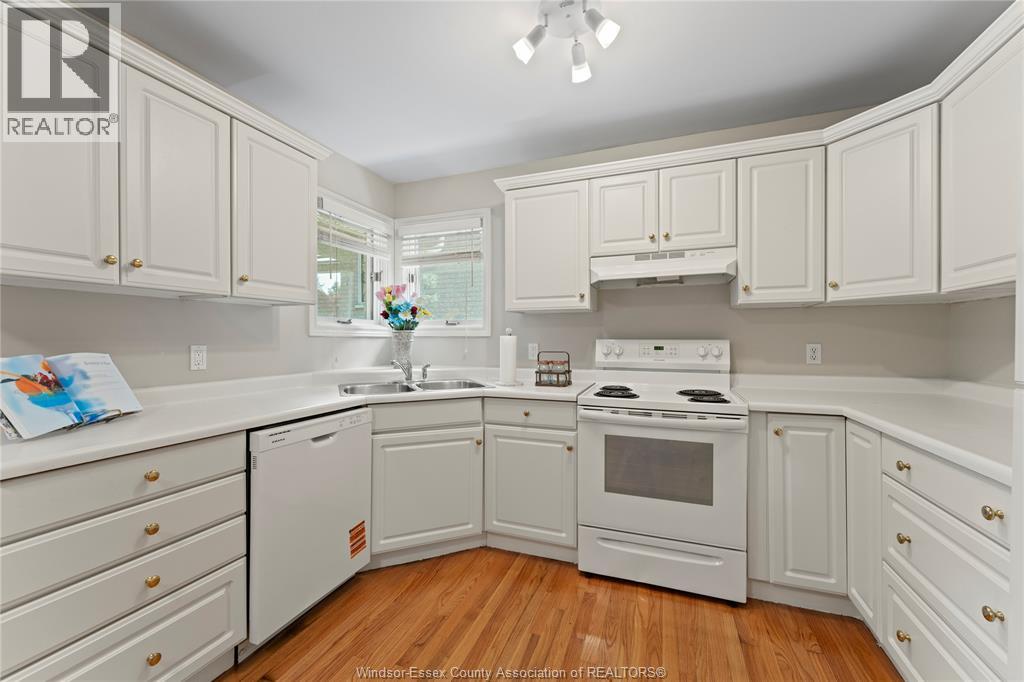 660 Caruso, Windsor, Ontario N9G 2M6 - Photo 17 - 26016381