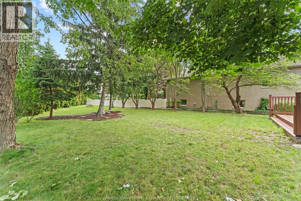 660 Caruso, Windsor, Ontario N9G 2M6 - Photo 35 - 26016381