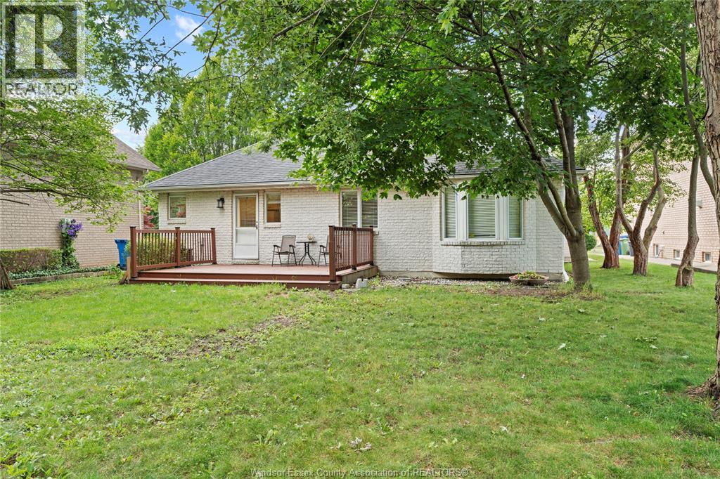660 Caruso, Windsor, Ontario N9G 2M6 - Photo 36 - 26016381