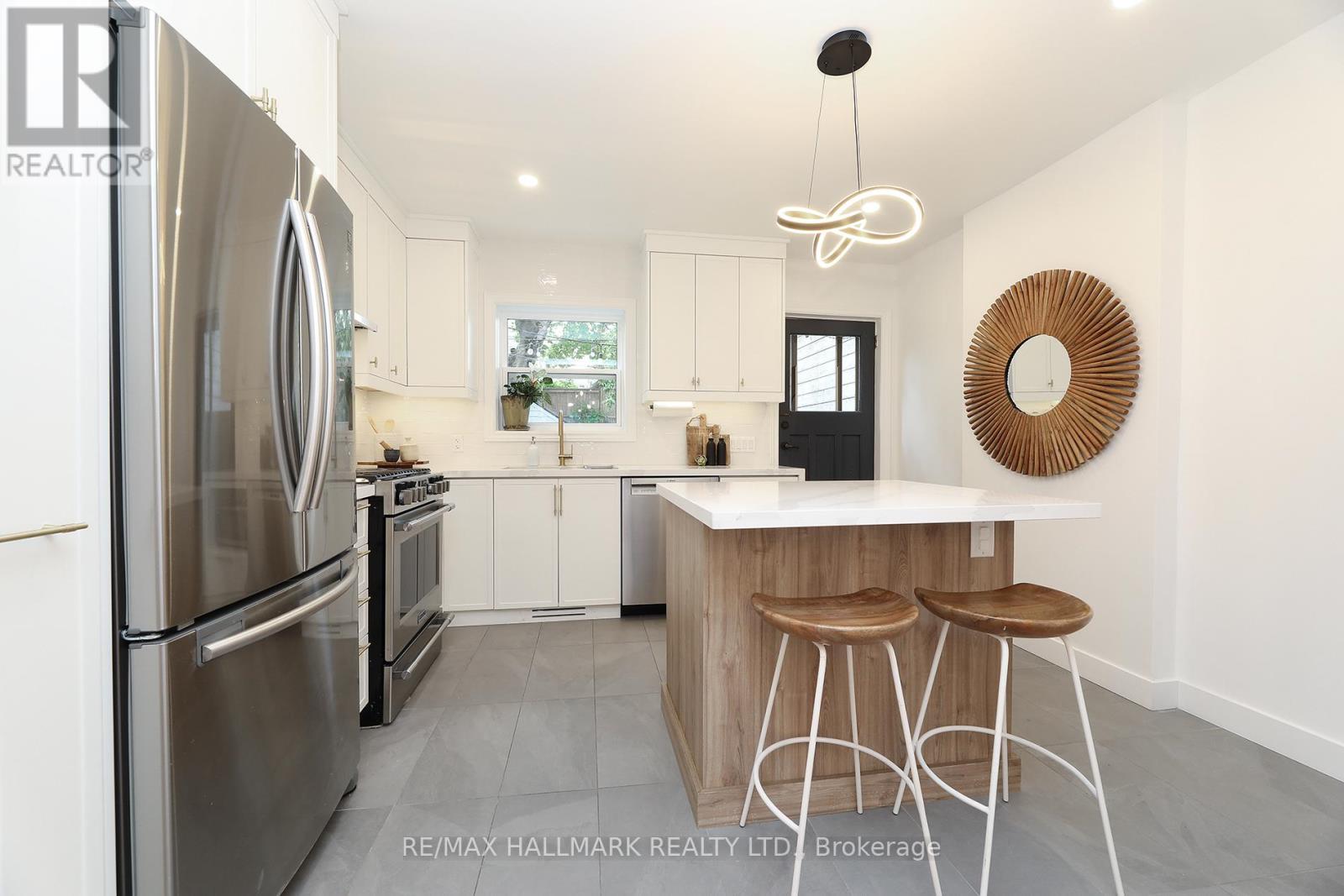 339 Scarborough Road, Toronto, Ontario  M4E 3M9 - Photo 14 - E13538550