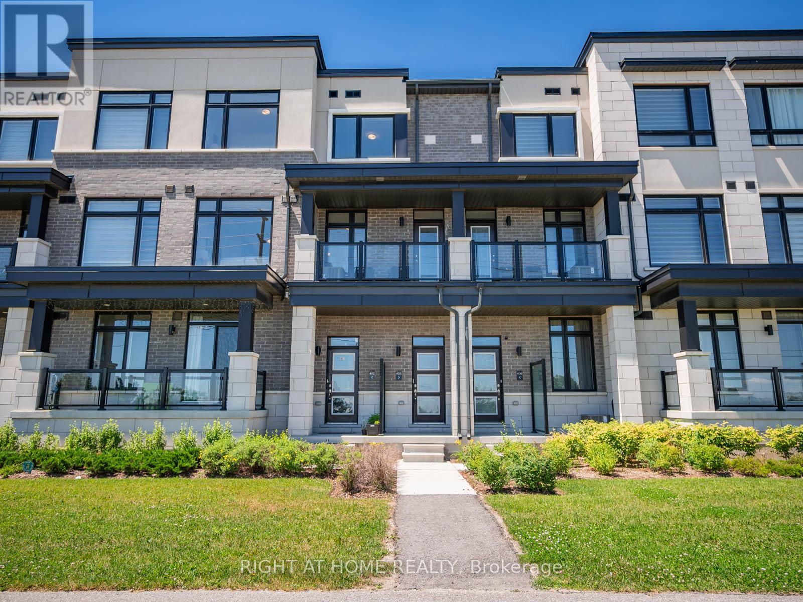 403 - 2550 Castlegate Crossing, Pickering, Ontario L1X 0H6 - Photo 2 - E13538700
