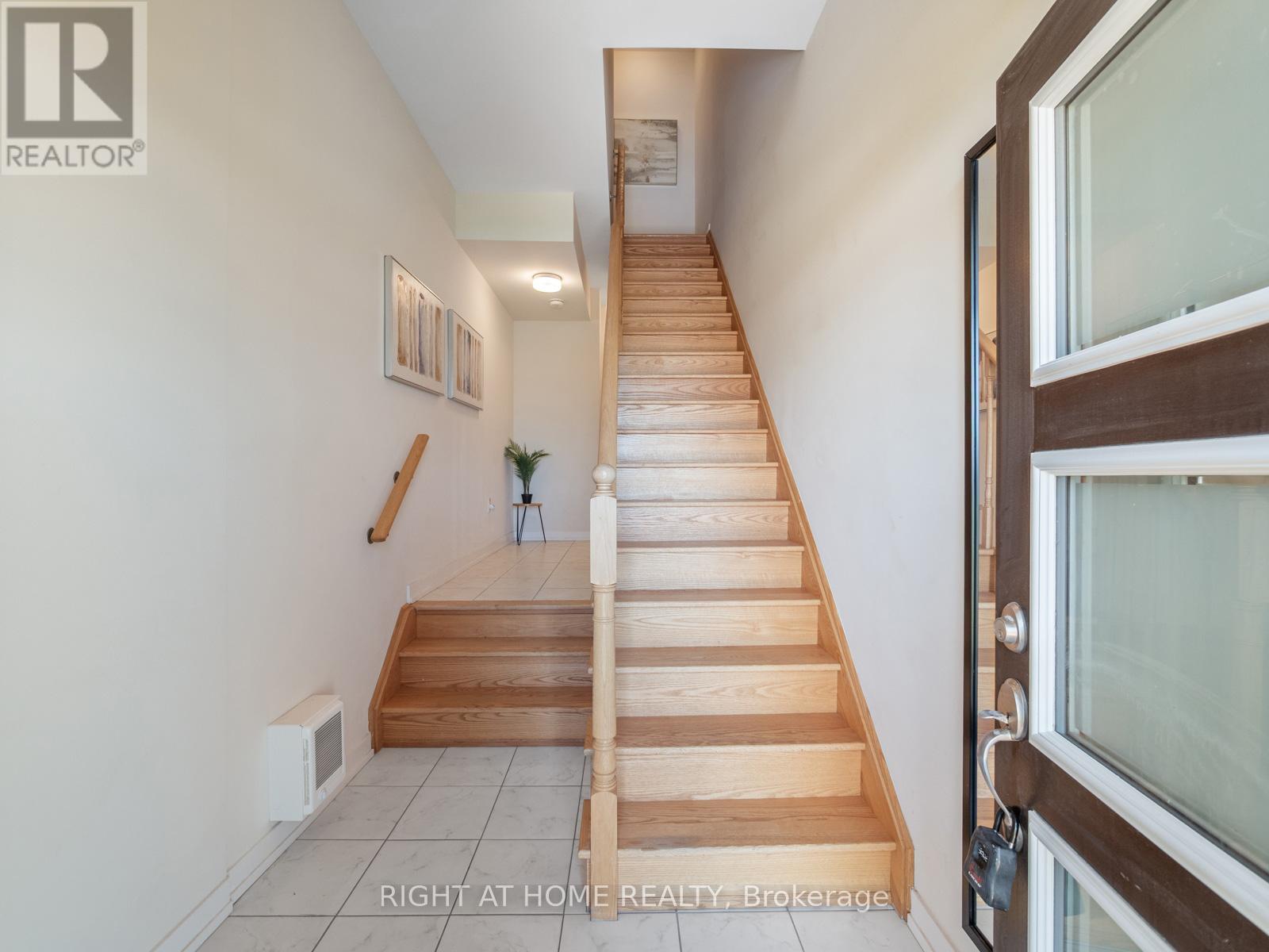 403 - 2550 Castlegate Crossing, Pickering, Ontario L1X 0H6 - Photo 5 - E13538700